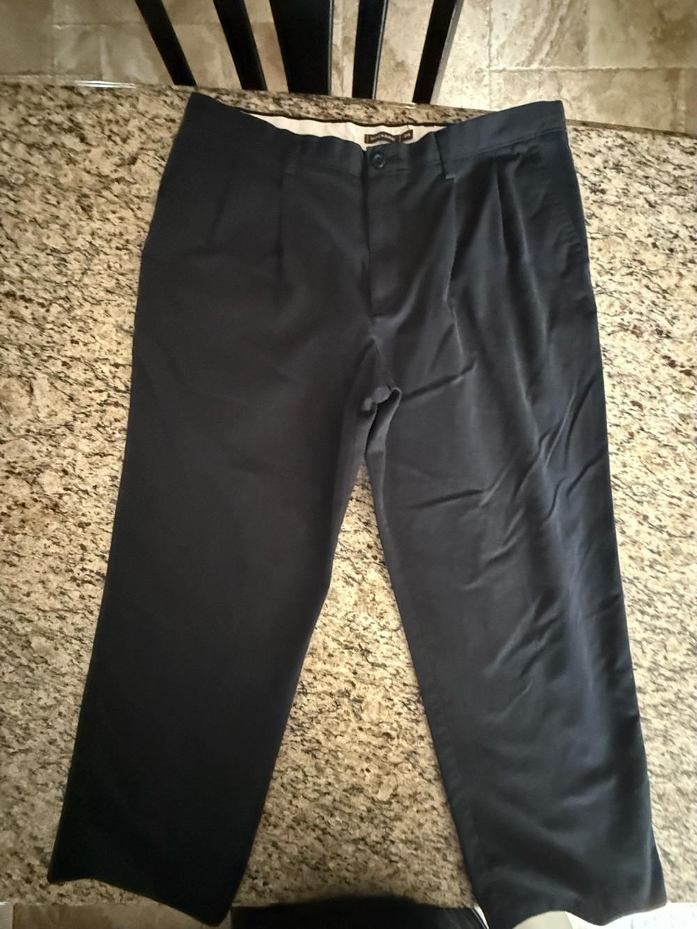 Dockers Black Men's Pants - Pleated front 38 x 30